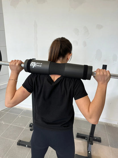MuscleForge apsauginė štangos kaklo ir pečių pagalvėlė, juoda, skirta pritūpimams ir klubų kėlimui