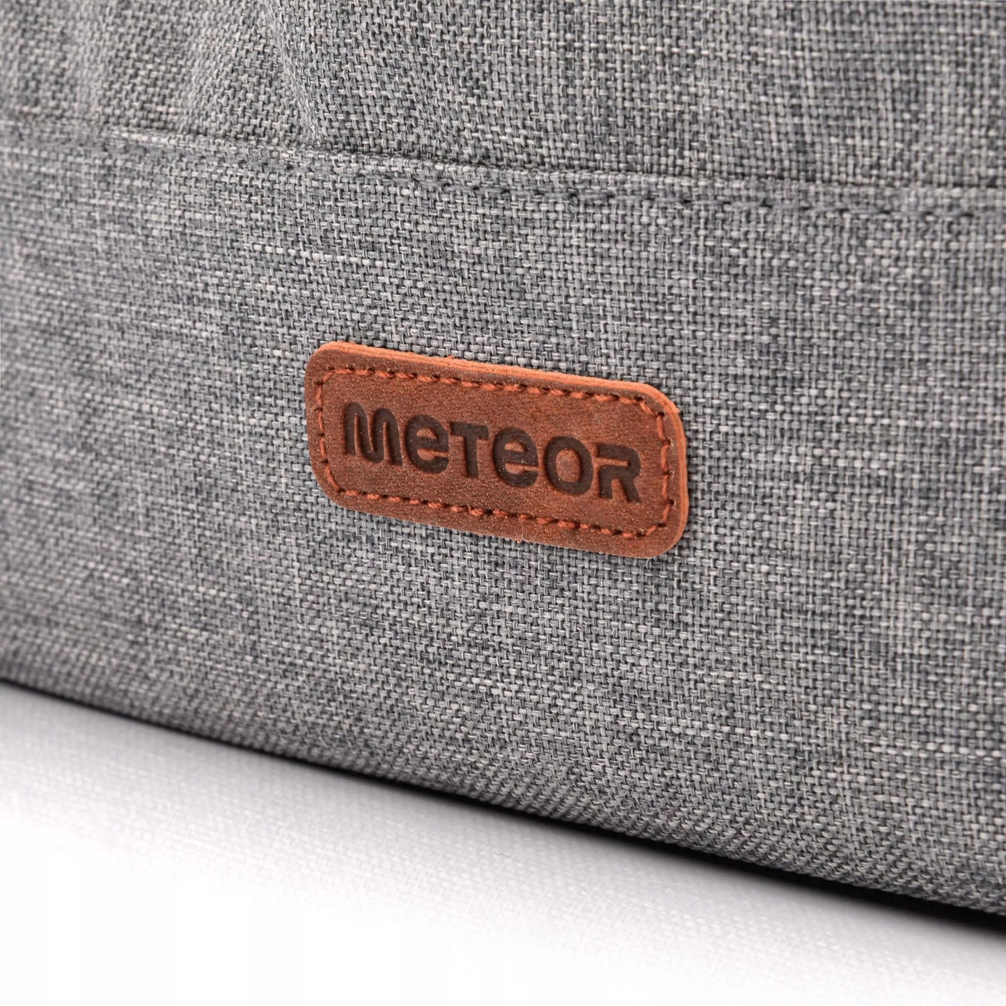 Keliaujantiems pritaikyta kuprinė Meteor Hermod, 40x20x25 cm, 20 l, pilka