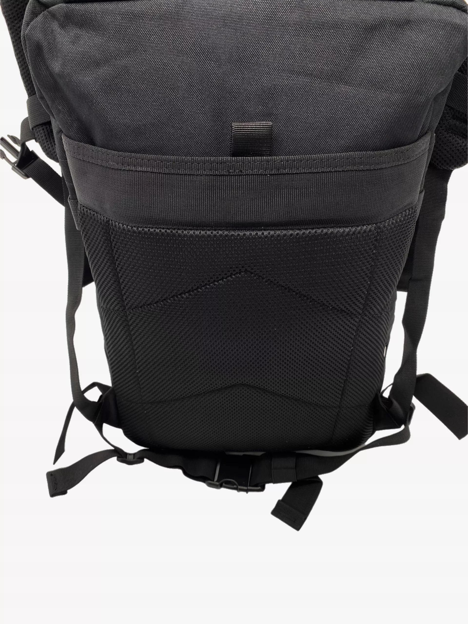 Karinė kuprinė 45L juoda