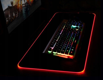 Kilimėlis 40 x 90 CM klaviatūrai ir pelei su LED RGB apšvietimu
