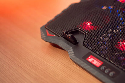 Aušinimo stovas nešiojamam kompiuteriui 15,6' žaidimams, didelis, LED, USB šakytuvas