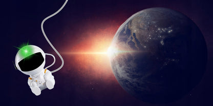 Žvaigždžių projektorius astronautas - naktinė lempa vaikams su pulteliu ir lazeriniu efektu