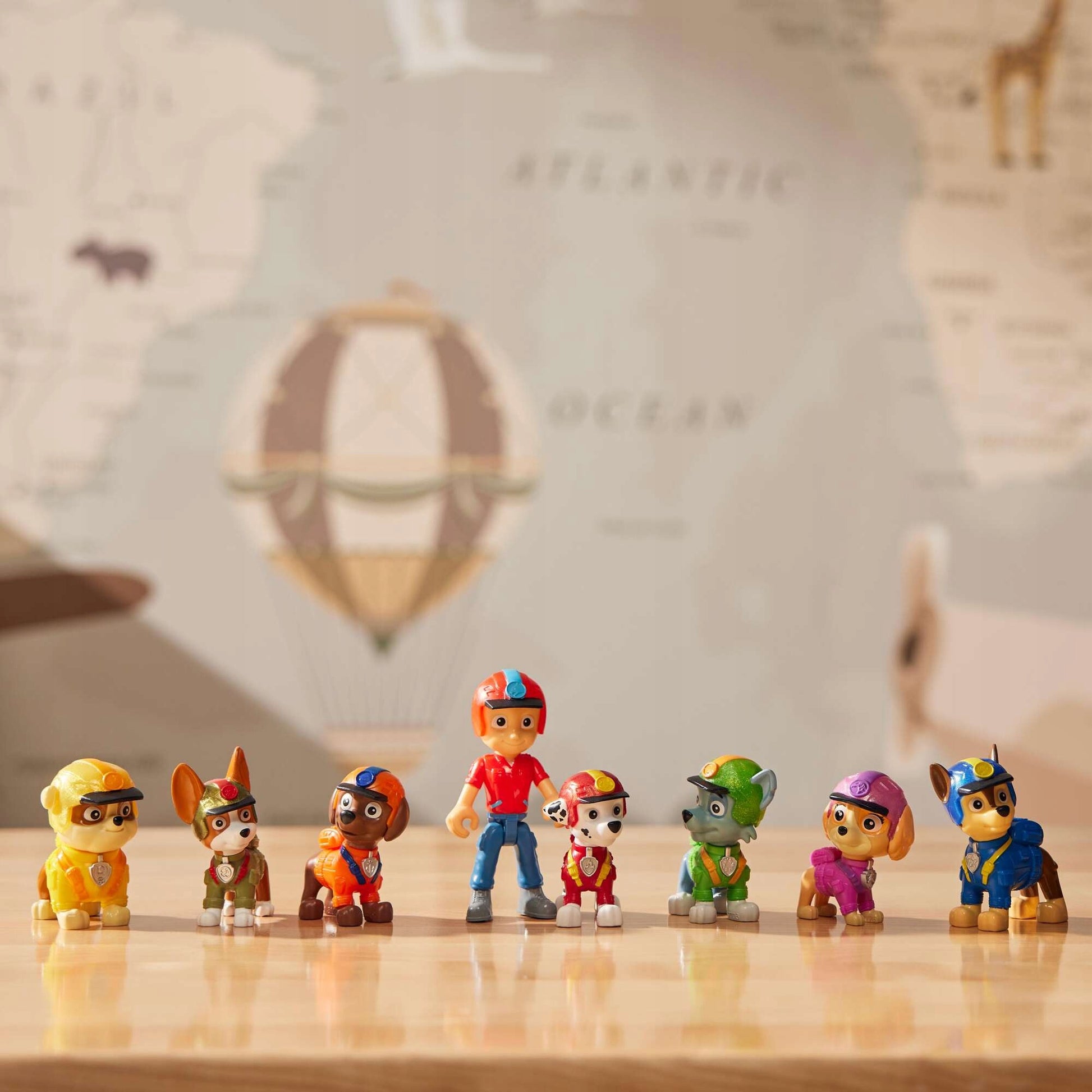 PAW PATROL Džiunglių šuniukų rinkinys iš 8 figūrėlių Ryderis + judantys šuneliai