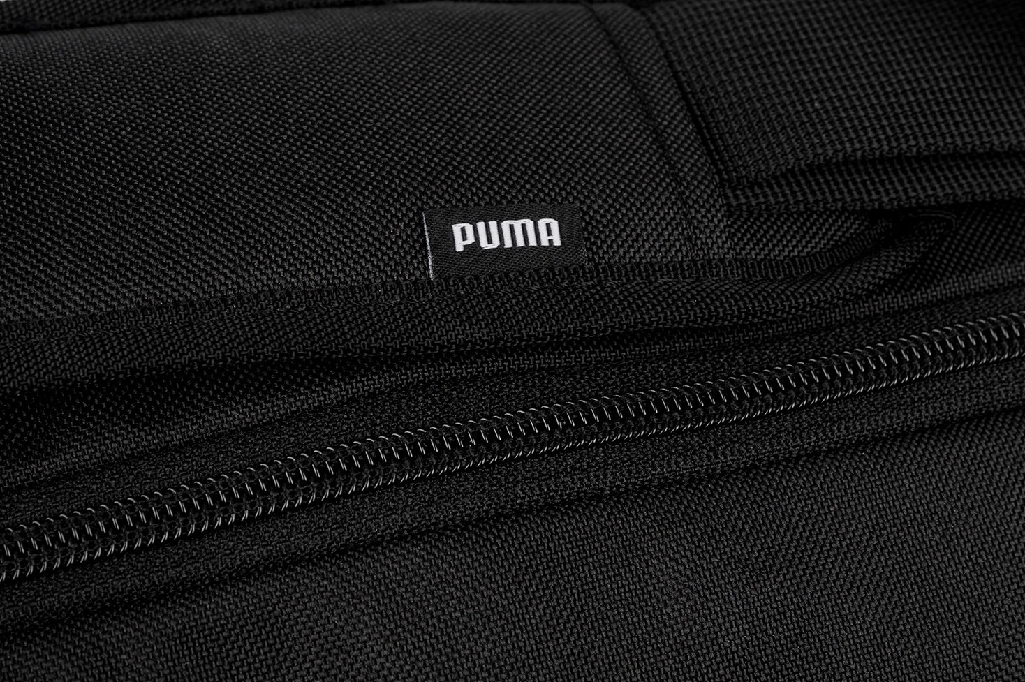 PUMA Juoda sportinė rankinė treniruotėms, sporto salėms, baseinui, kelionėms