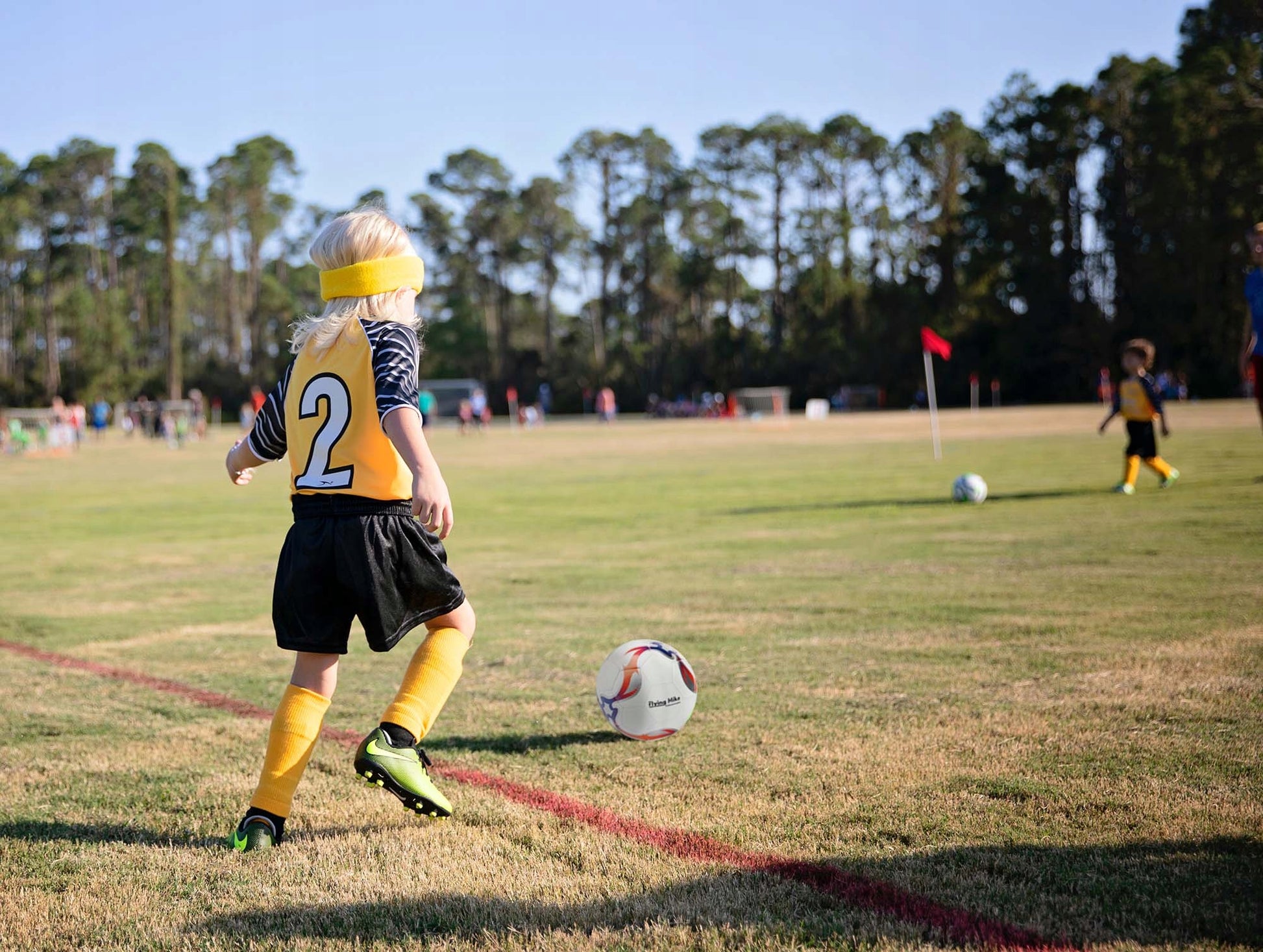 Futbolo kamuolys 5 dydžio FLYING MIKE, skirtas treniruotėms aikštelėje, baltas