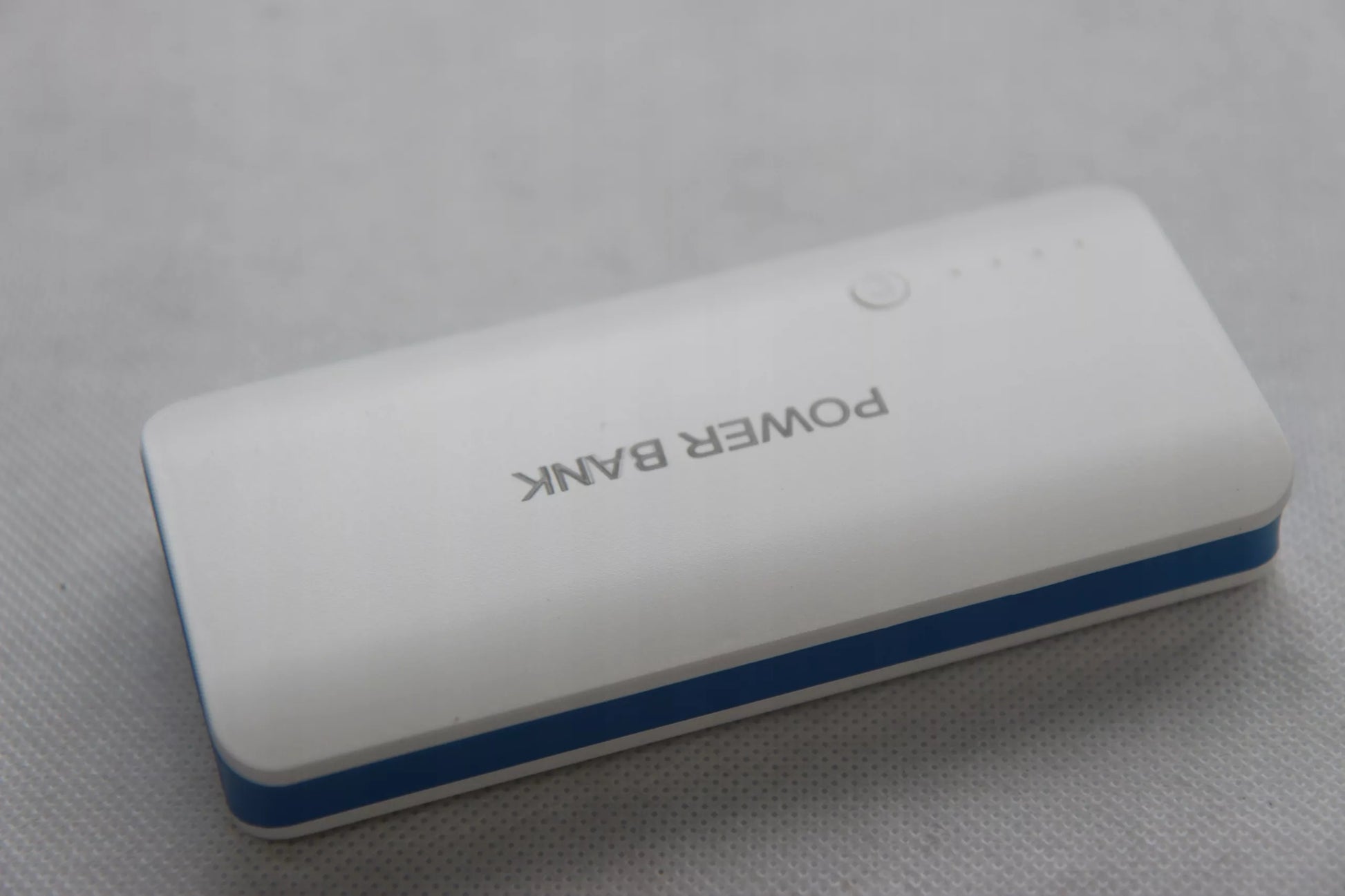 PowerBank Ekranas 3xUSB Žibintuvėlis