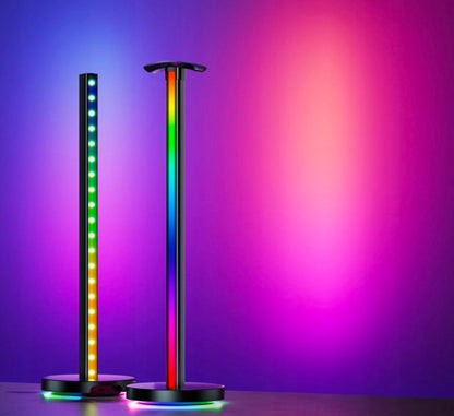 RGB ausinių stovas su 3D apšvietimu