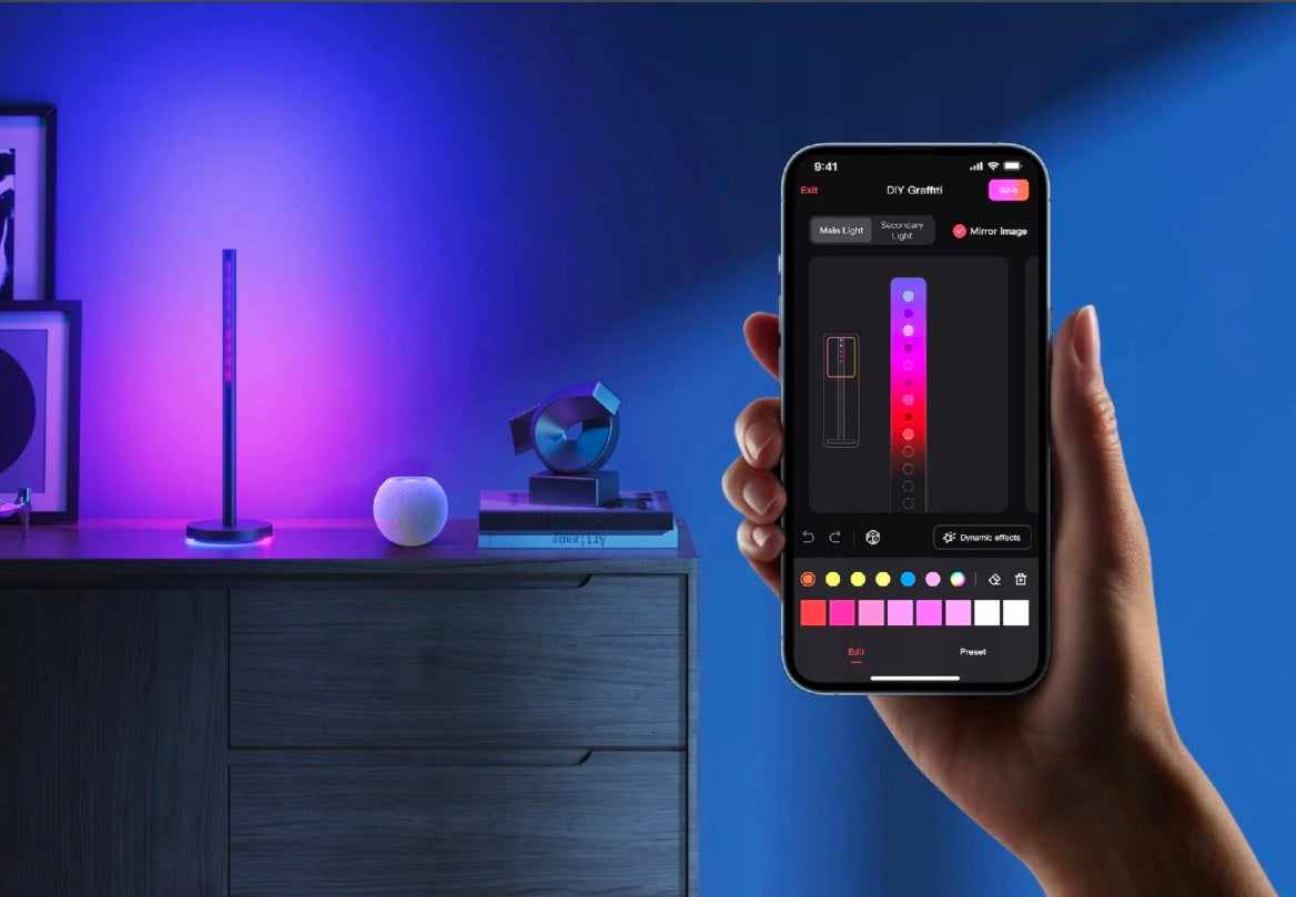 RGB ausinių stovas su 3D apšvietimu