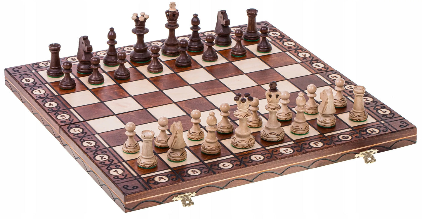 SQUARE – Mediniai šachmatai CONSUL LUX – 48 x 48 cm – Metalizuotos figūrėlės