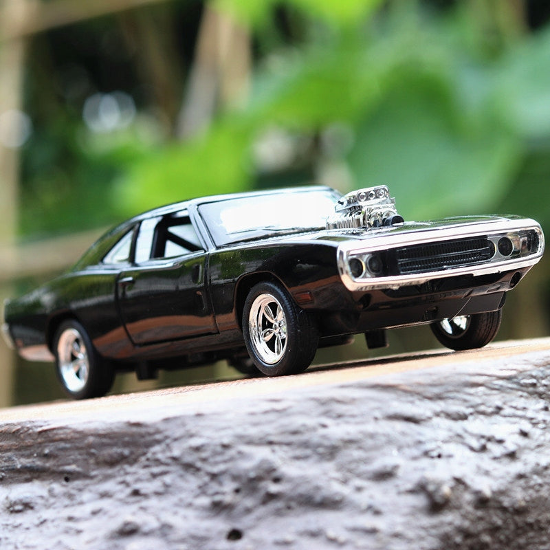 Kolekcionierinis automobilis 1:32 - DODGE CHARGER 1970, su stoveliu, dėžute, LED ir garsu