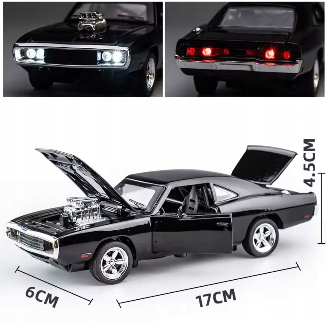 Kolekcionierinis automobilis 1:32 - DODGE CHARGER 1970, su stoveliu, dėžute, LED ir garsu