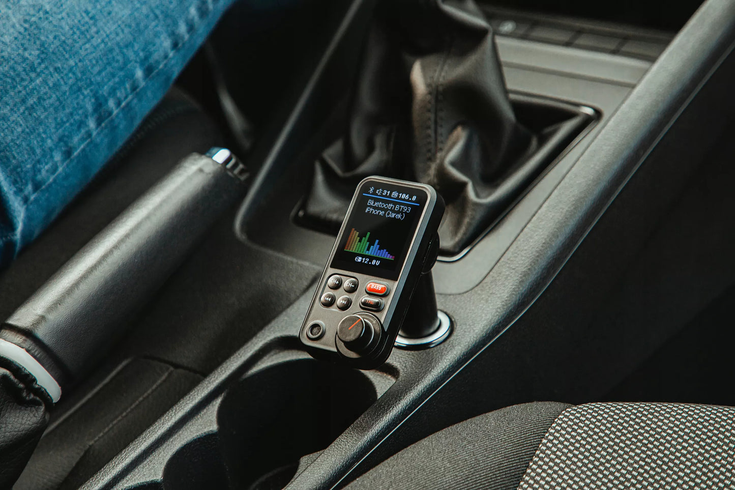 Automobilinis Bluetooth FM moduliatorius