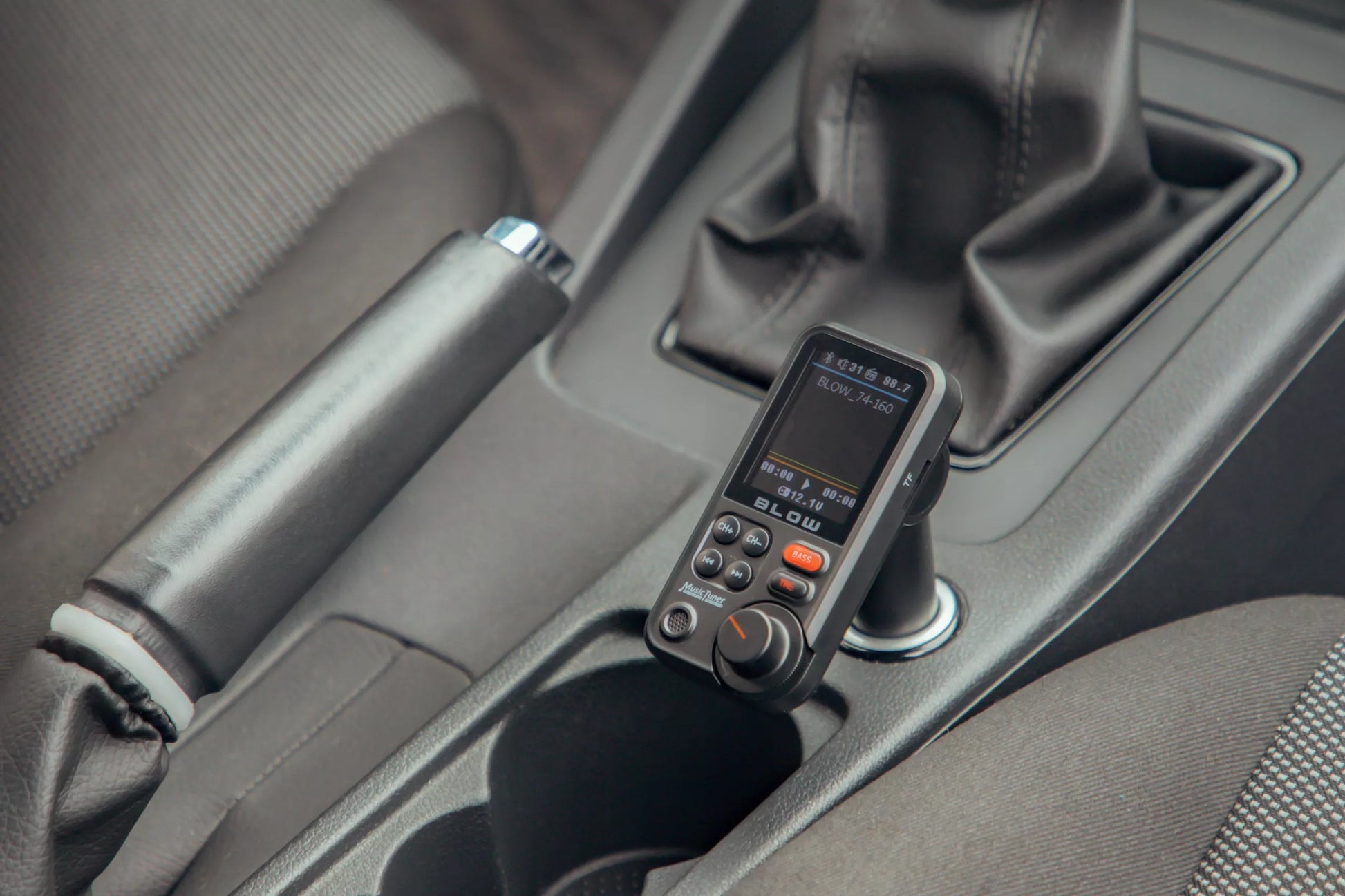 Automobilinis Bluetooth FM moduliatorius