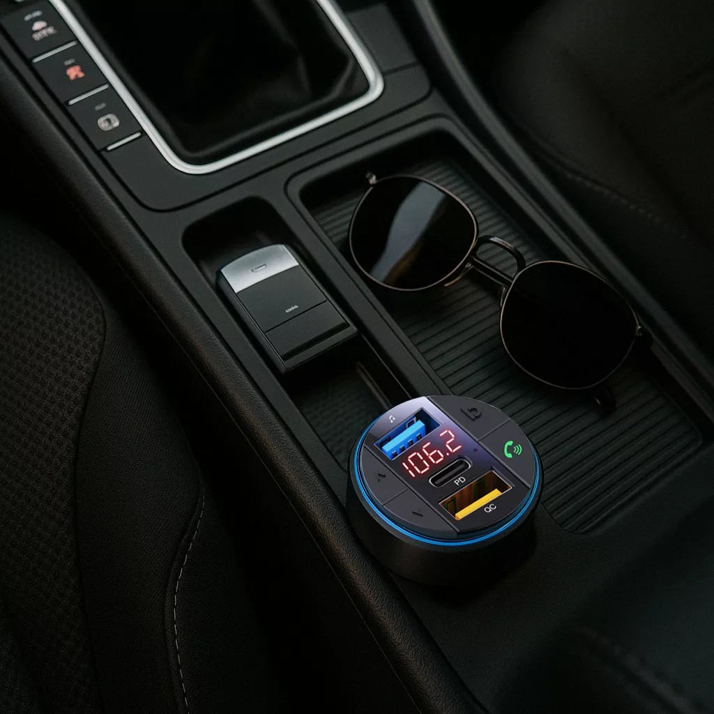 FM siųstuvas įkroviklis Bluetooth BT USB Type-C QC 3.0 + PD 30W BASS LED MP3