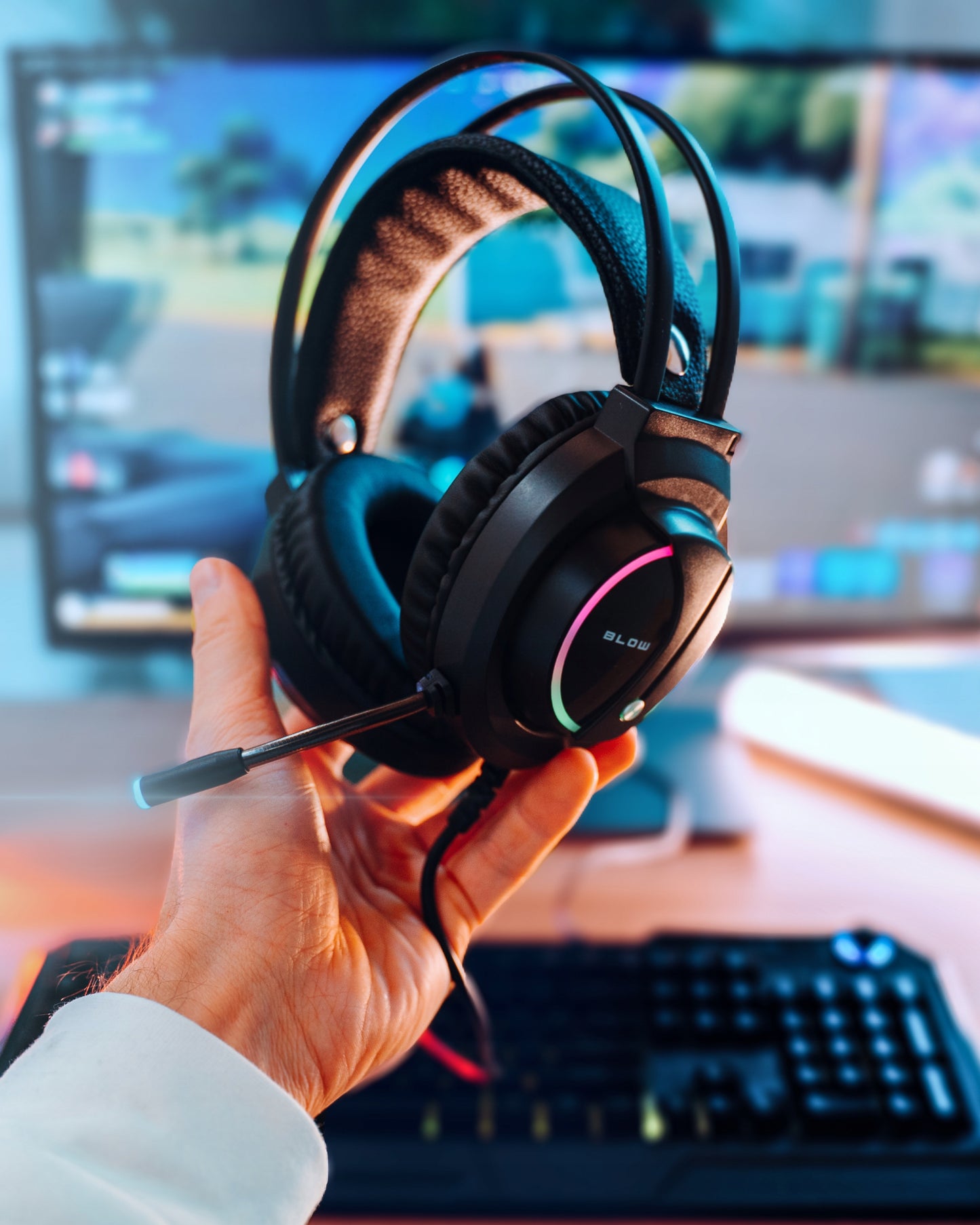 Žaidimų rinkinys žaidėjams: Klaviatūra, pelė, ausinės RGB LED 4-in-1