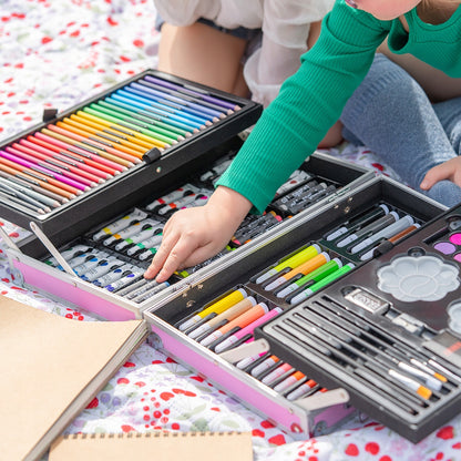Tapymo ir piešimo rinkinys vaikams: kreidelės, dažai, flomasteriai, pastelės, lagaminas
