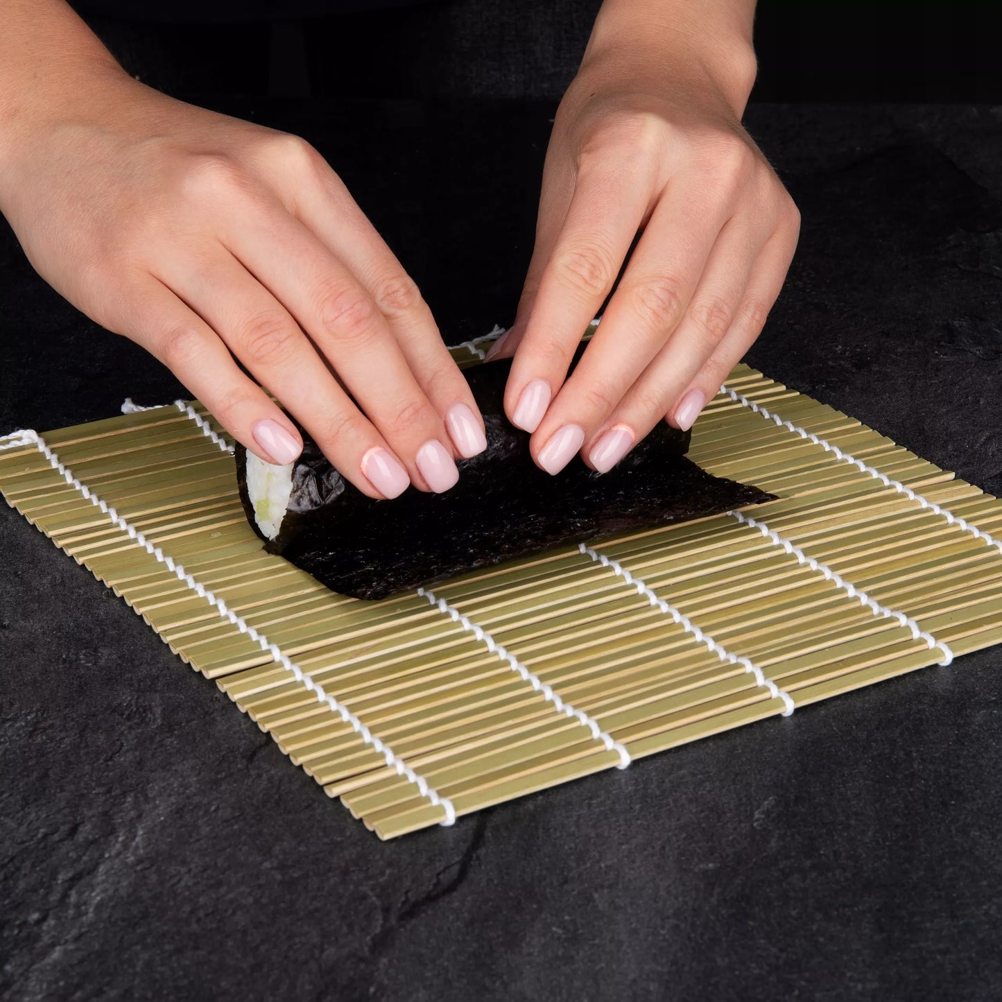 Startinis sushi rinkinys – lazdelės, kilimėlis, maker Bazooka, dovana