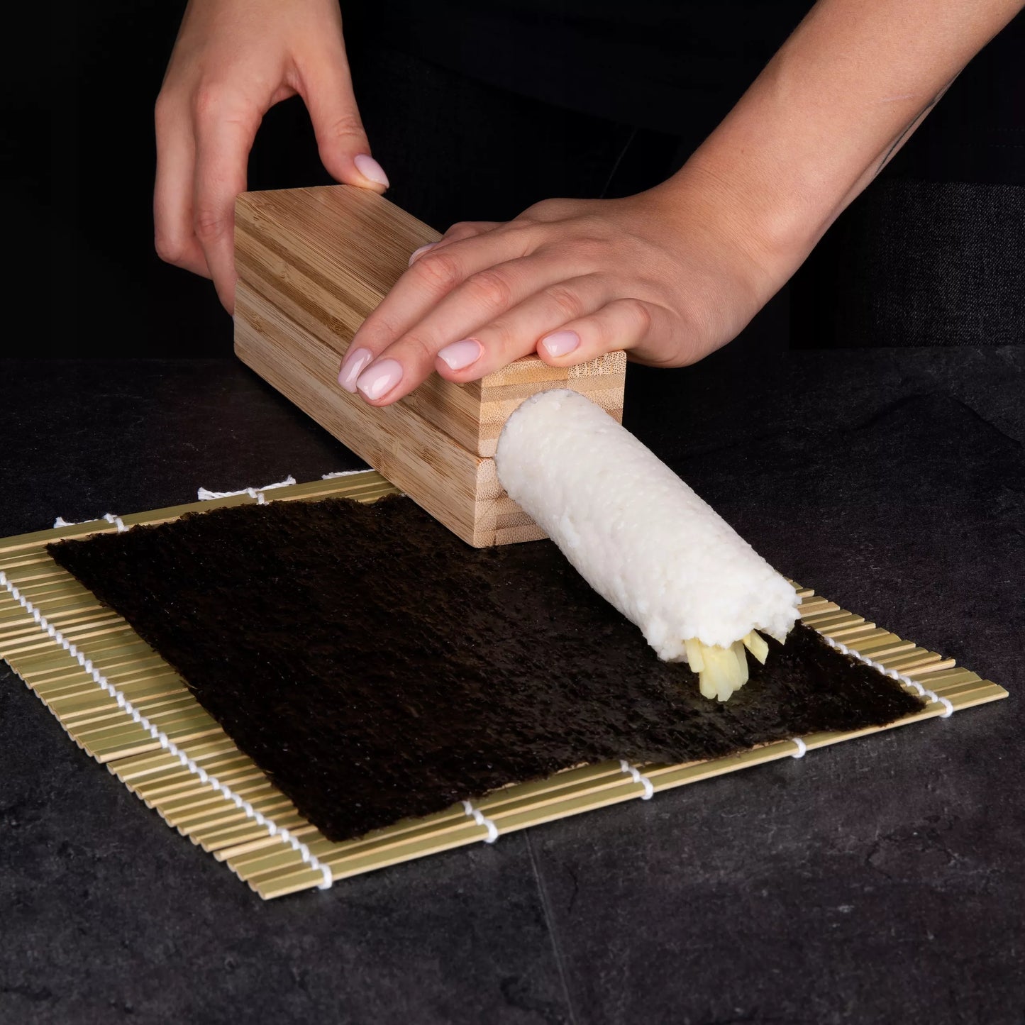 Startinis sushi rinkinys – lazdelės, kilimėlis, maker Bazooka, dovana