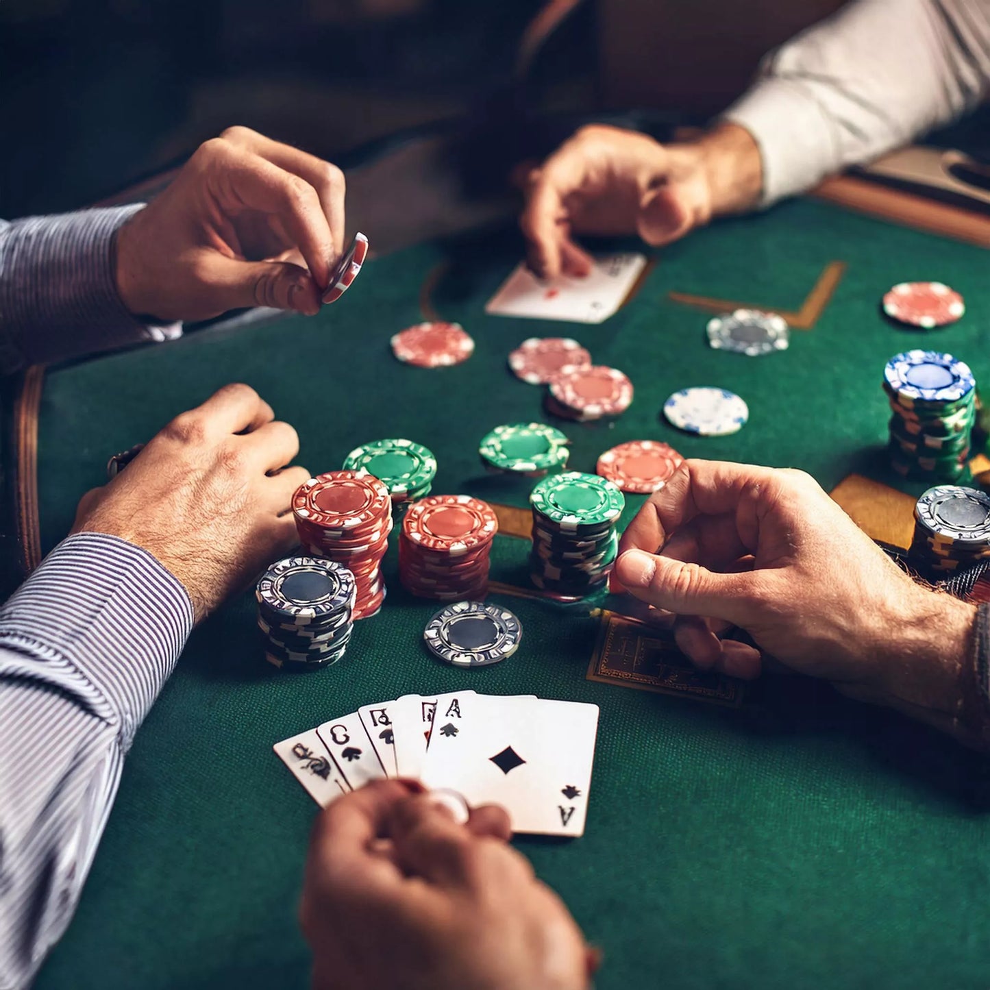 Pokerio rinkinys 300 žetonų su lagaminu