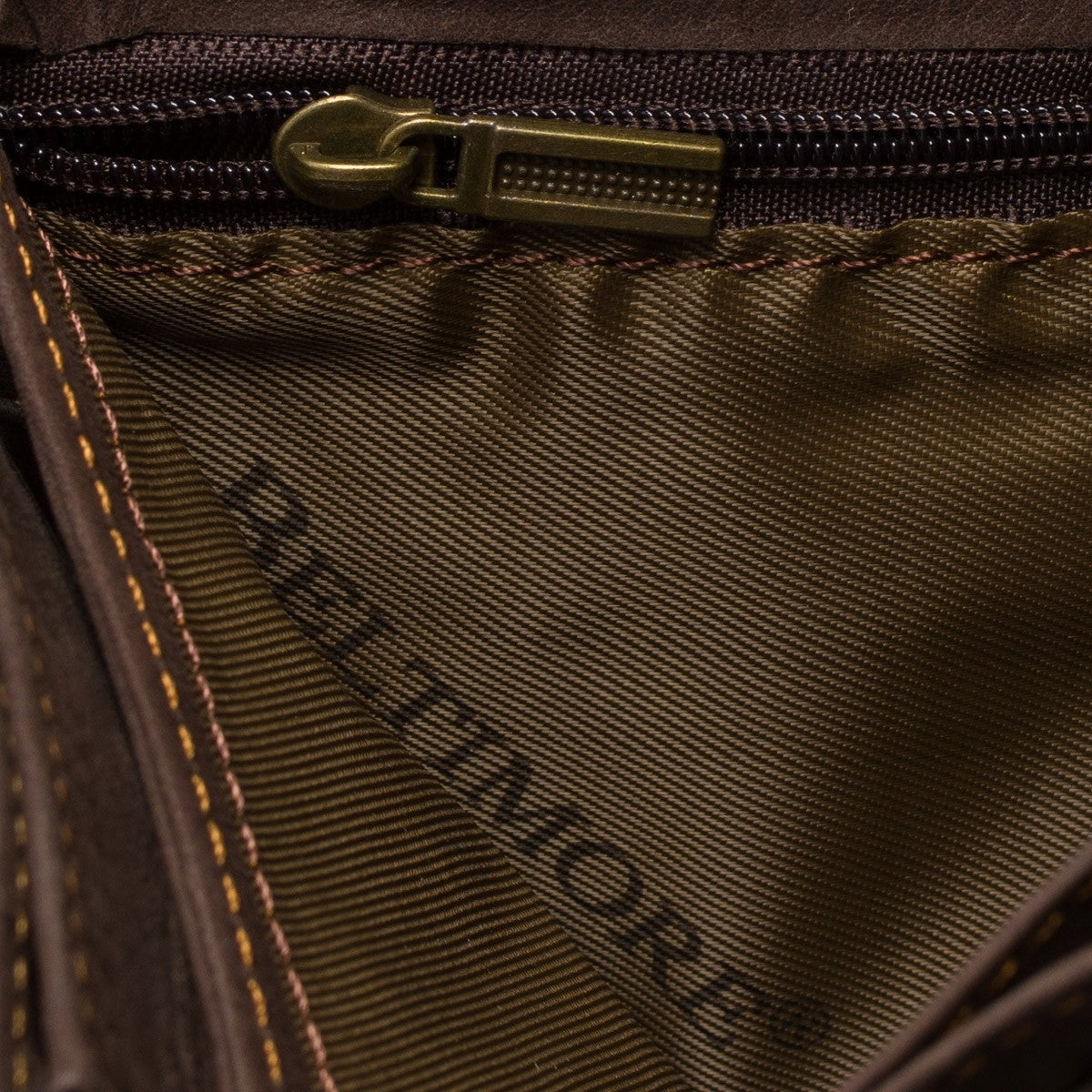 Vyriškas odinis diržo ir piniginės rinkinys rudos spalvos dėžutėje Beltimore