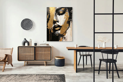 Abstraktus auksinis moters portretas ant drobės, glamūrinis stilius, 60 × 90 cm