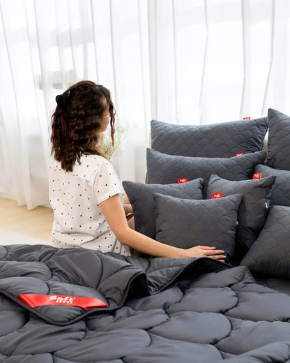Antialerginė pagalvė 50x60 cm miegui su užtrauktuku, dygsniuota, pilka, pagaminta Lenkijoje