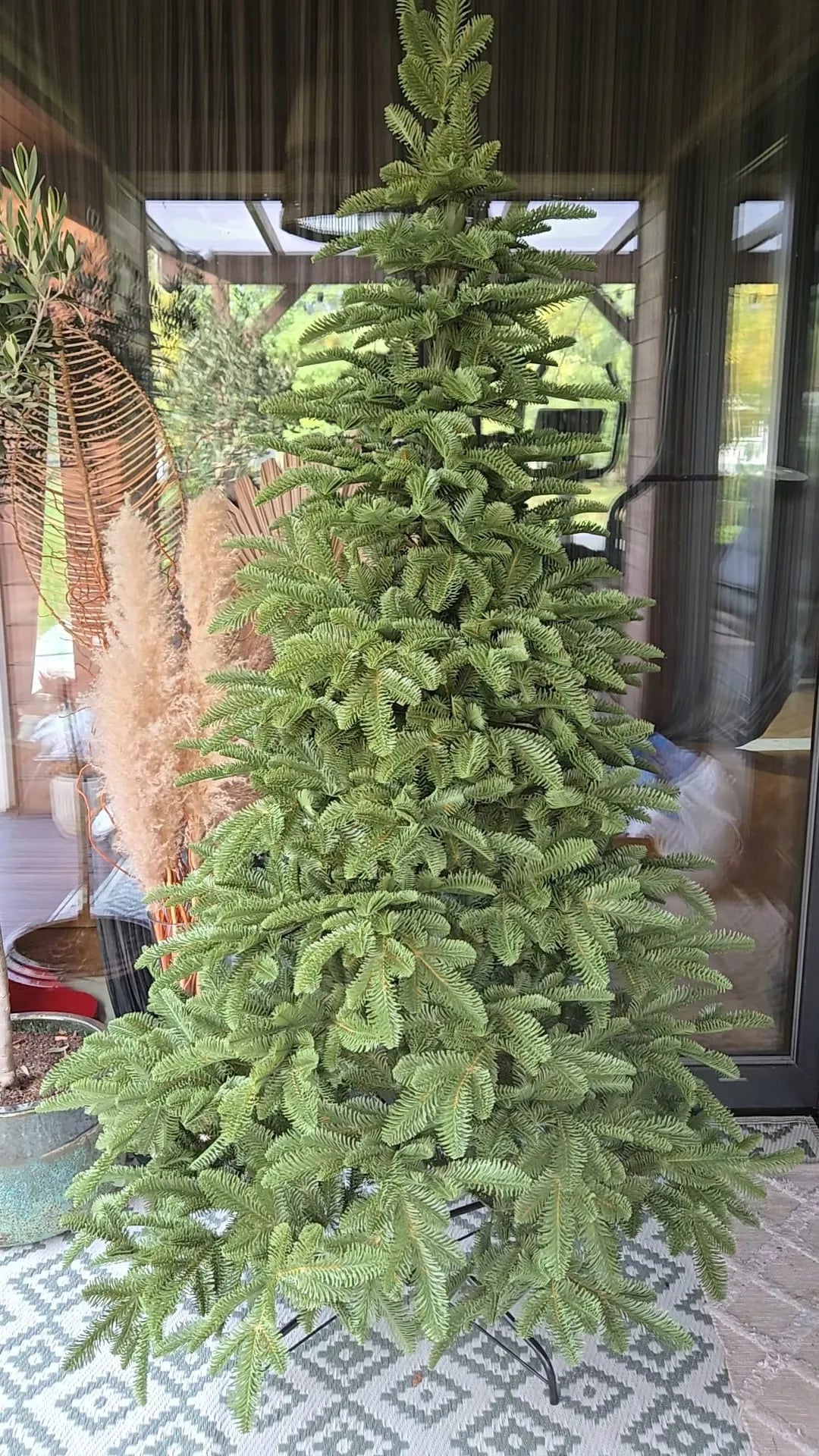 Art-Trans dirbtinė 100 % PE eglė „Olive Glow“, 130 cm, su metaliniu stovu