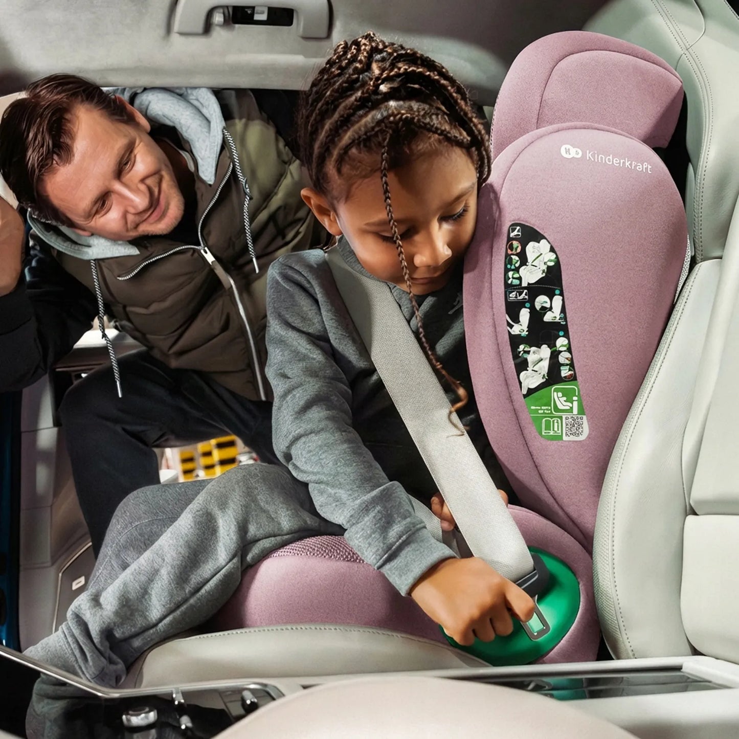 Automobilinė kėdutė Kinderkraft JUNIOR FIX 2 PLUS 100-150 cm su organizatoriumi, rožinė