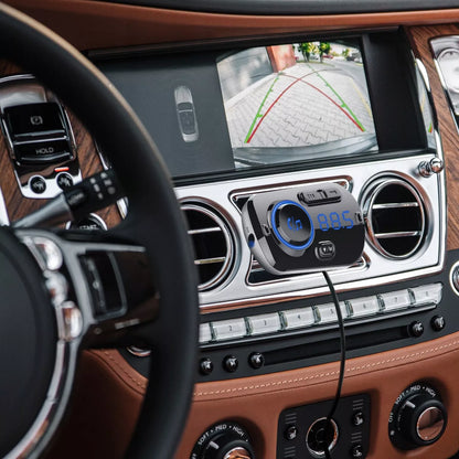 Automobilinis FM Bluetooth siųstuvas su 2X greitojo įkrovimo USB-C jungtimis, AUX ir skambučių funkcija