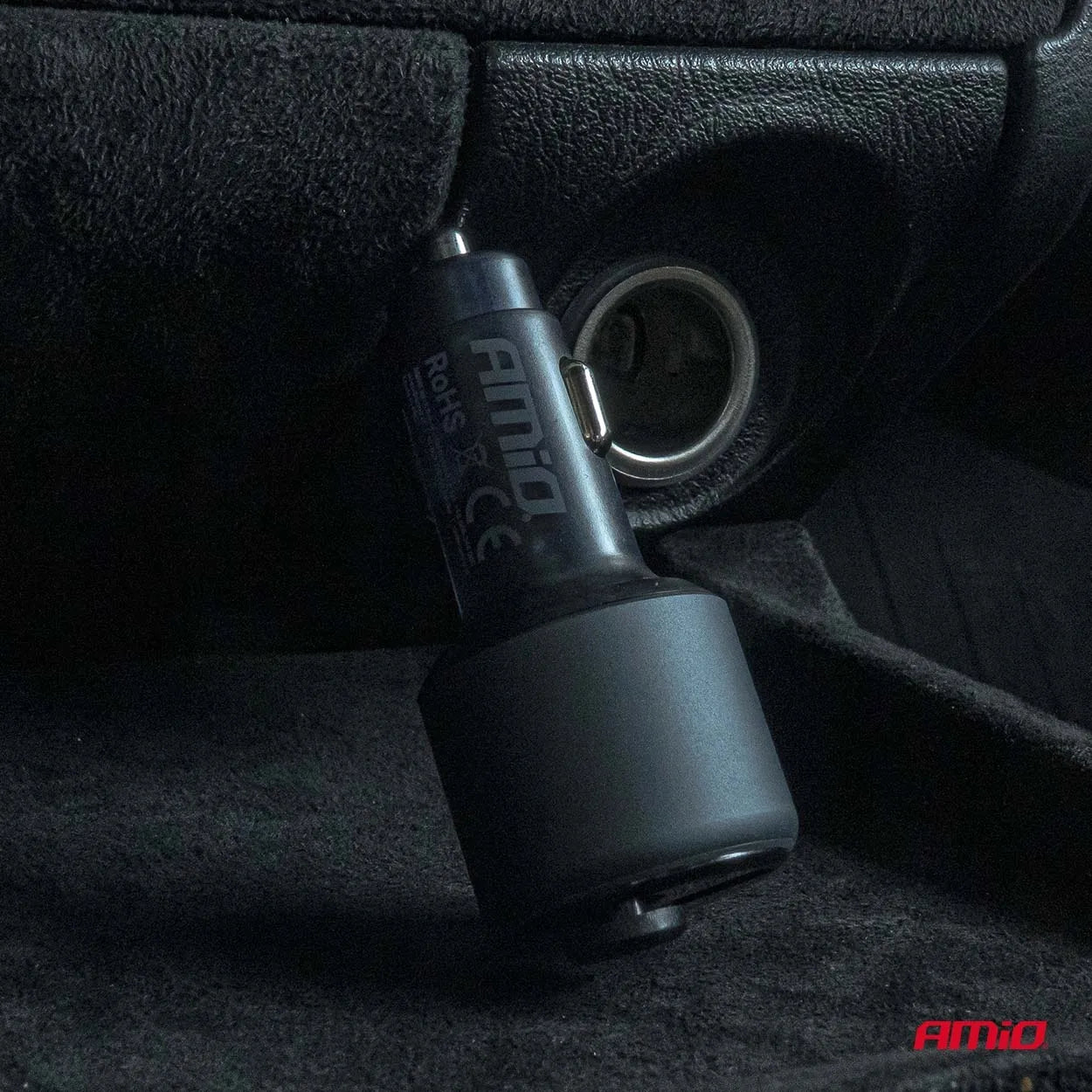 Automobilinis FM siųstuvas 1×USB-A 1×USB-C 12V 24V AMIO-04655