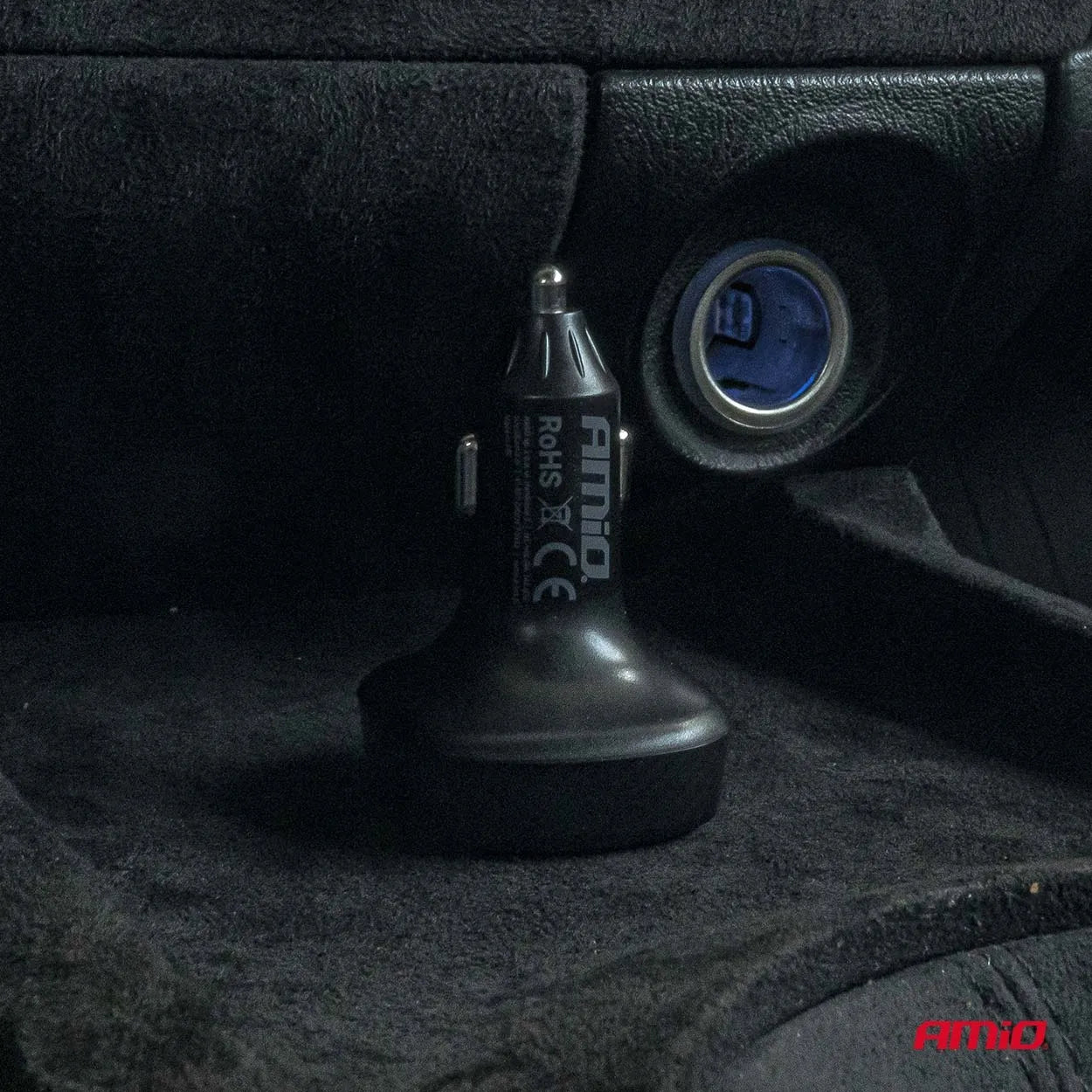 Automobilinis FM siųstuvas 2×USB-A 12V 24V AMIO-04648