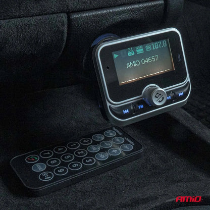 Automobilinis FM siųstuvas su nuotolinio valdymo pulteliu 2×USB-A 12V 24V AMIO-04657