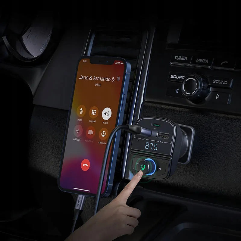 Automobilinis FM siųstuvas UGREEN Bluetooth laisvų rankų įranga su USB ir USB-C QC