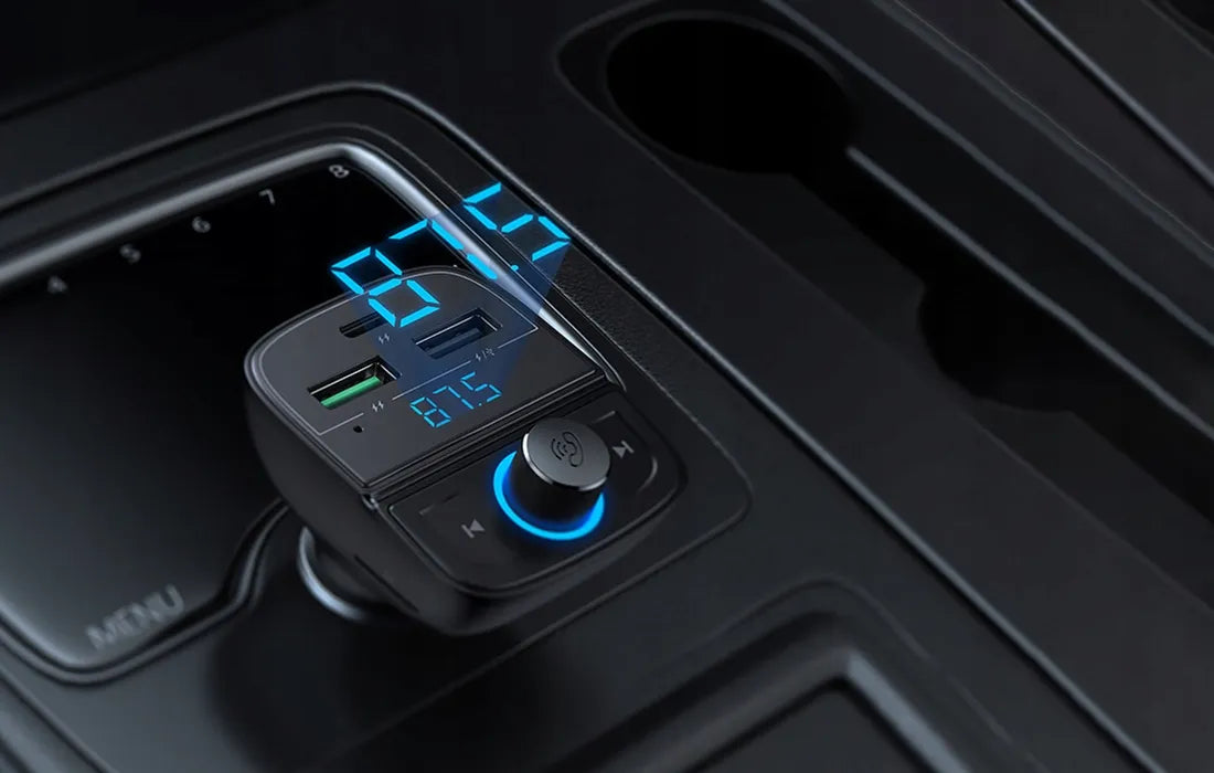 Automobilinis FM siųstuvas UGREEN Bluetooth laisvų rankų įranga su USB ir USB-C QC