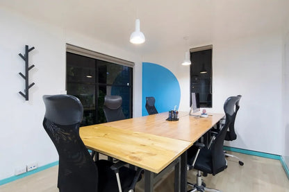 Biuro kėdė sukamoji Sofotel Sydney juoda