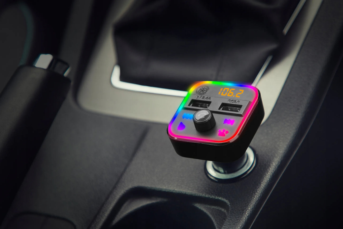BLOW FM siųstuvas Bluetooth MP3 SD įkroviklis 2xUSB RGB greitas įkrovimas QC3.0