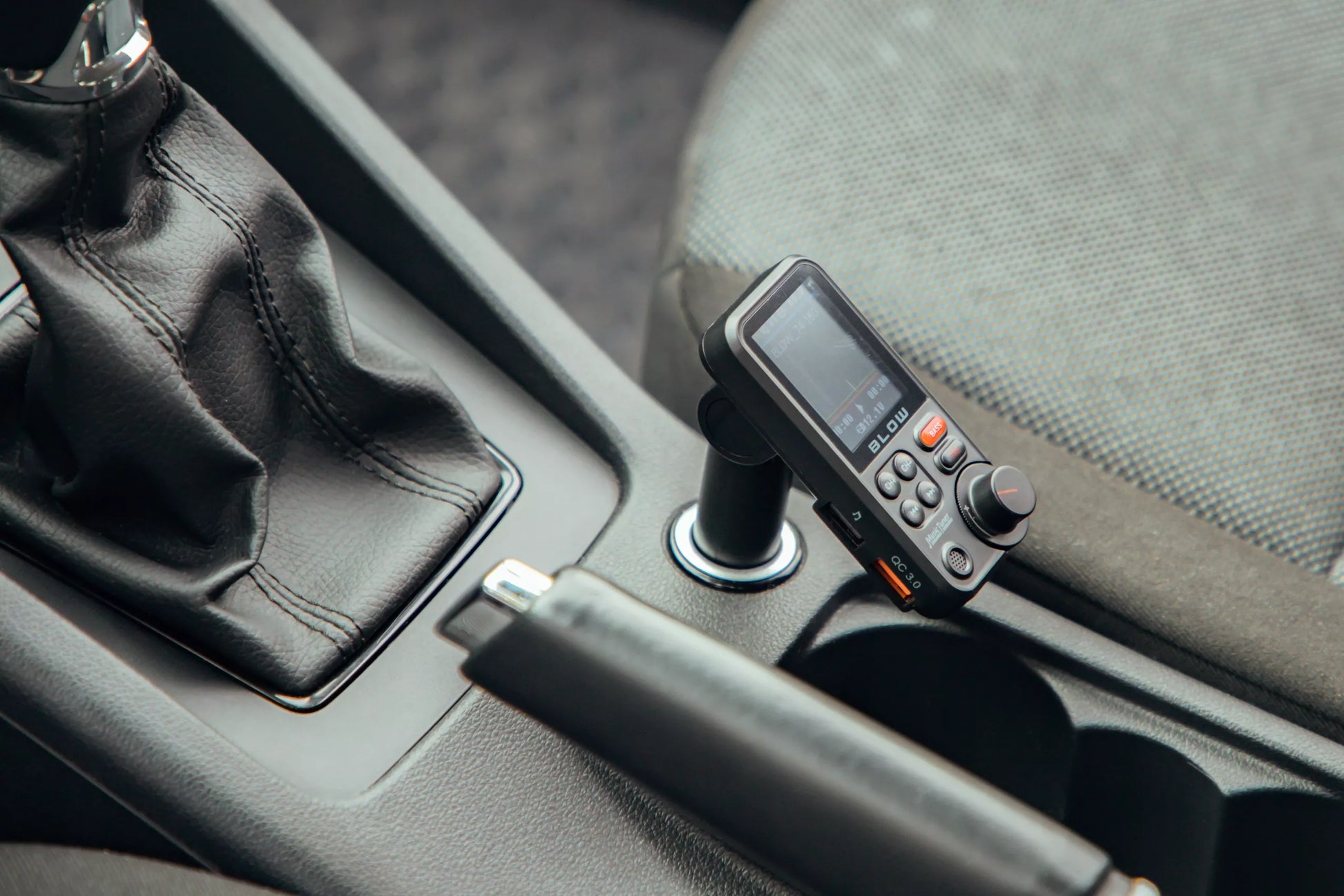 BLUETOOTH 5.0 FM siųstuvas, laisvų rankų įranga, QC3.0, SD, BASS, didelis LCD ekranas, 24V