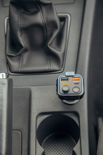 BLUETOOTH 5.1 FM siųstuvas, USB PD 20 W QC 3.0 įkroviklis, stiprus bosas, mikrofonas