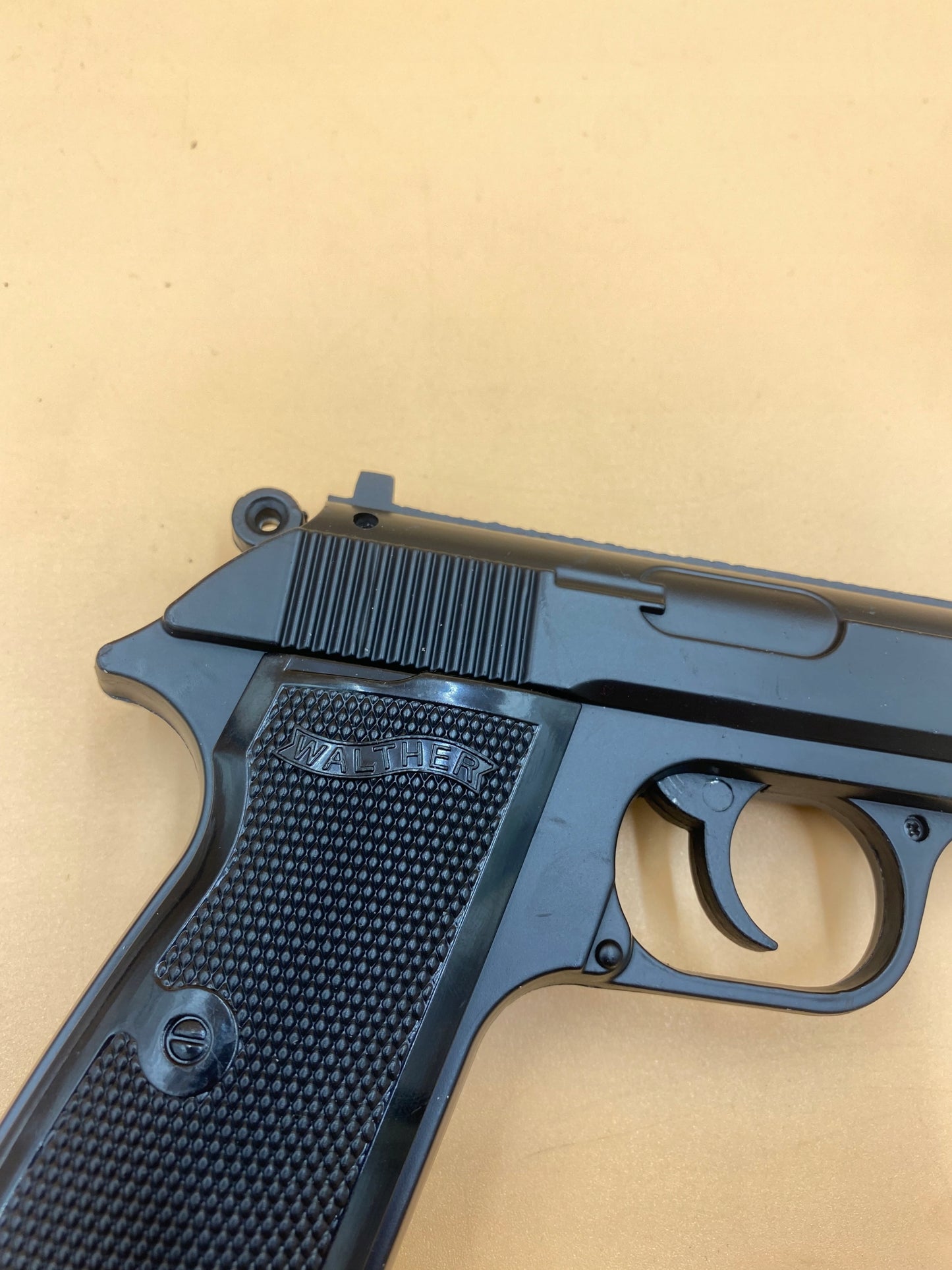 Dujinis degiklis Pistoletas Walther PPK+dėklas