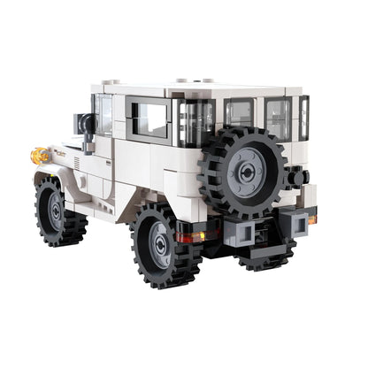„CaDA“ „Toyota Land Cruiser FJ40“ visureigio konstruktorius, 1:24, 374 detalės