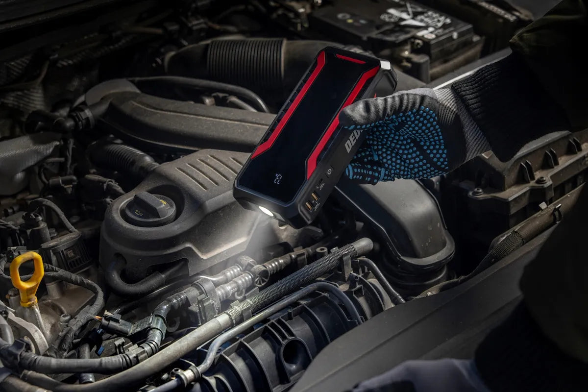 DEDRA automobilio užvedimo įrenginys „Jump Starter“, 12 000 mAh, USB-C, LED žibintuvėlis
