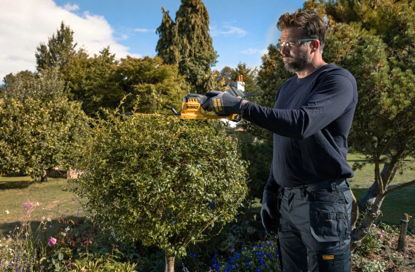 DeWalt DCMHT520N 18V XR gyvatvorių žirklės krūmams, 20 cm