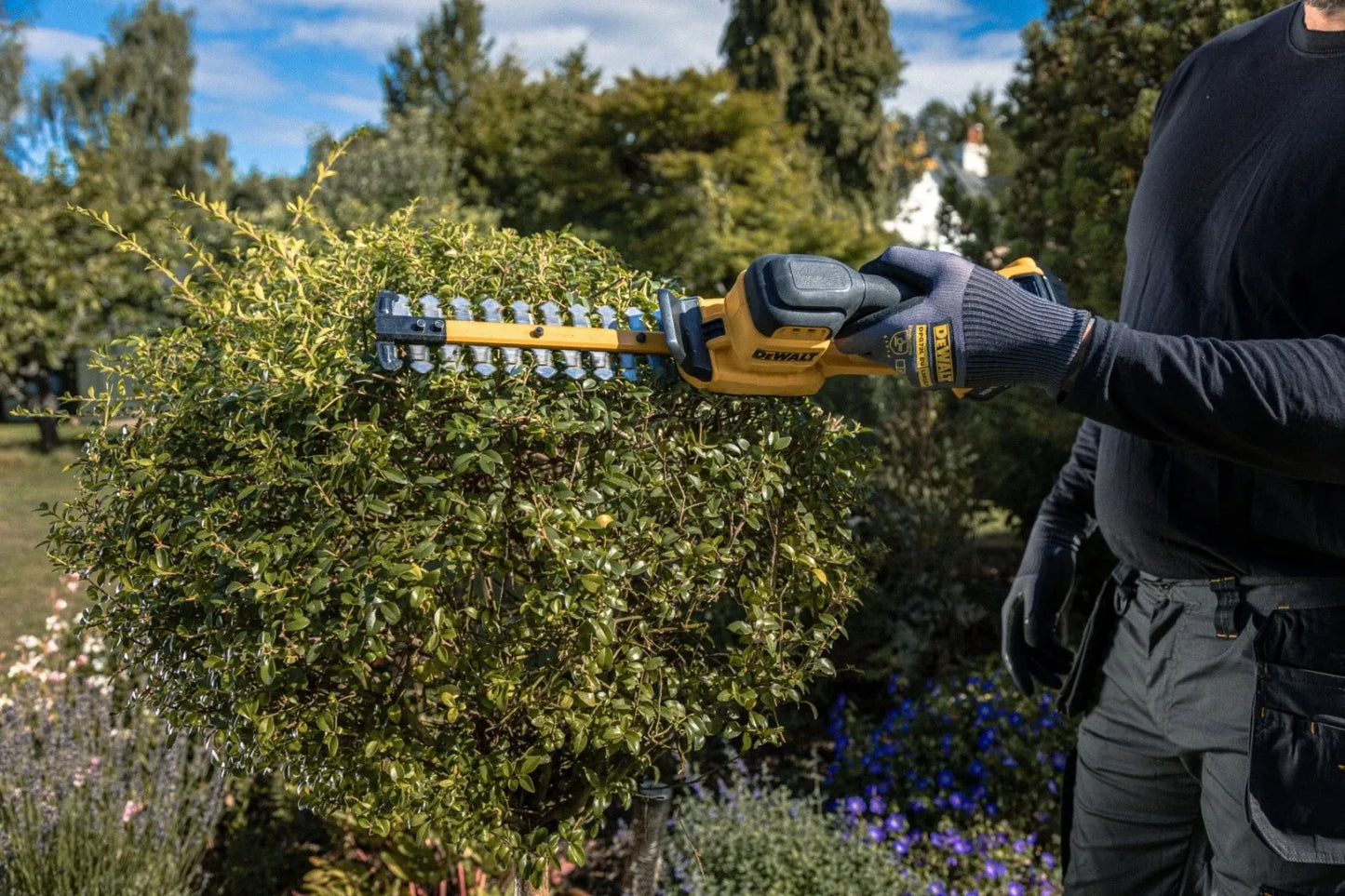 DeWalt DCMHT520N 18V XR gyvatvorių žirklės krūmams, 20 cm