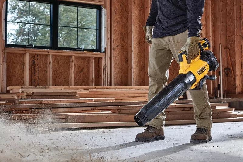 DEWALT galingas akumuliatorinis lapų, žolės ir sniego pūstuvas 18V