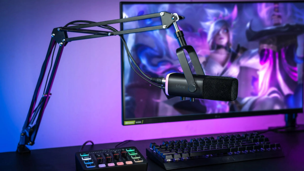 Dinaminis studijinis mikrofonas Fifine AM8T USB/XLR RGB PnP su laikikliu