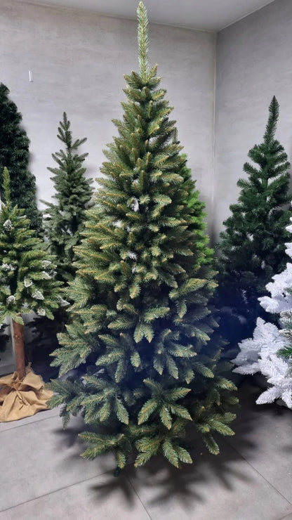 Dirbtinė kaukazietiška eglė „Świerk Kaukaski“ 220 cm, itin tanki ir natūraliai atrodanti, su stovu