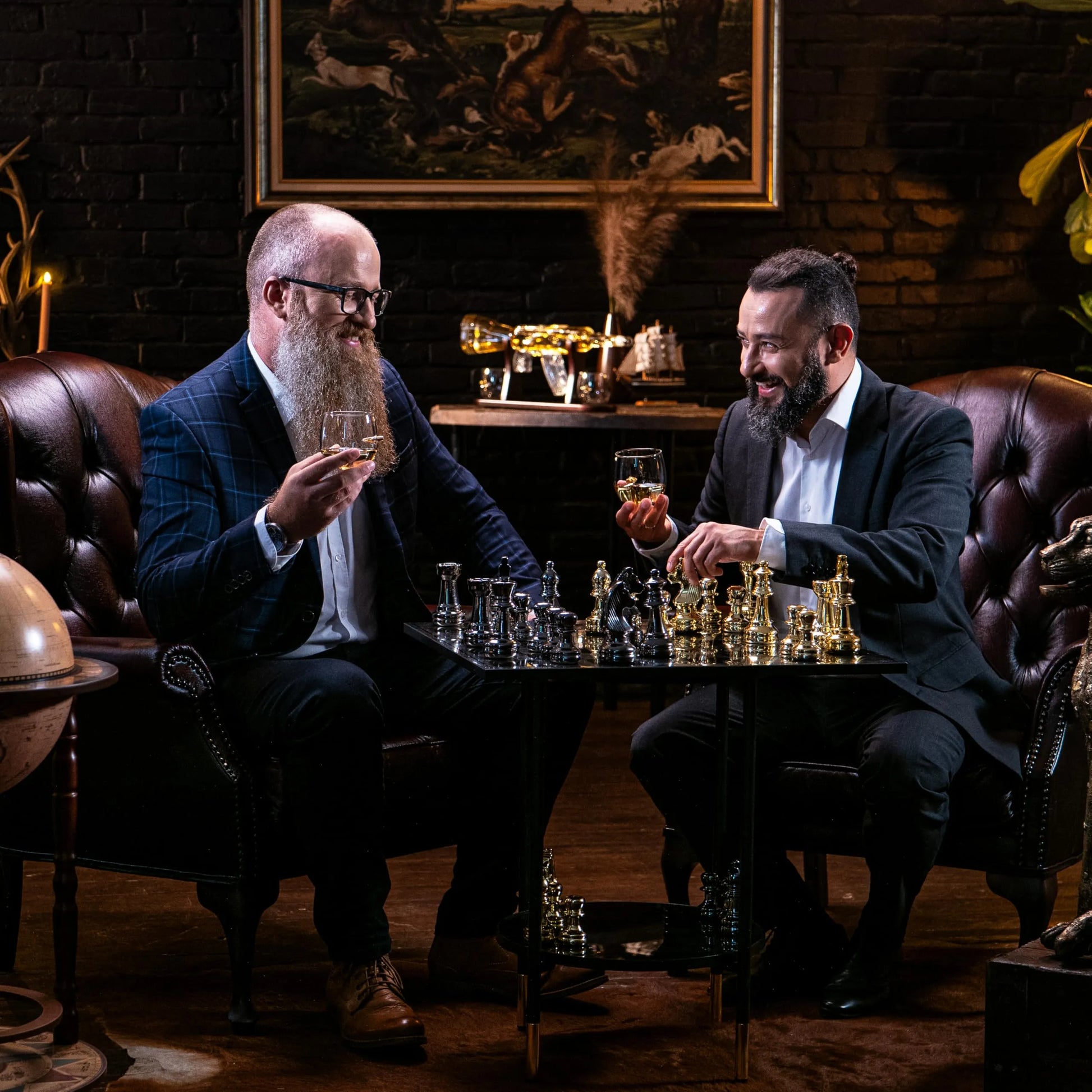 Elegantiškas viskio rinkinys su grafinu ir akmenukais