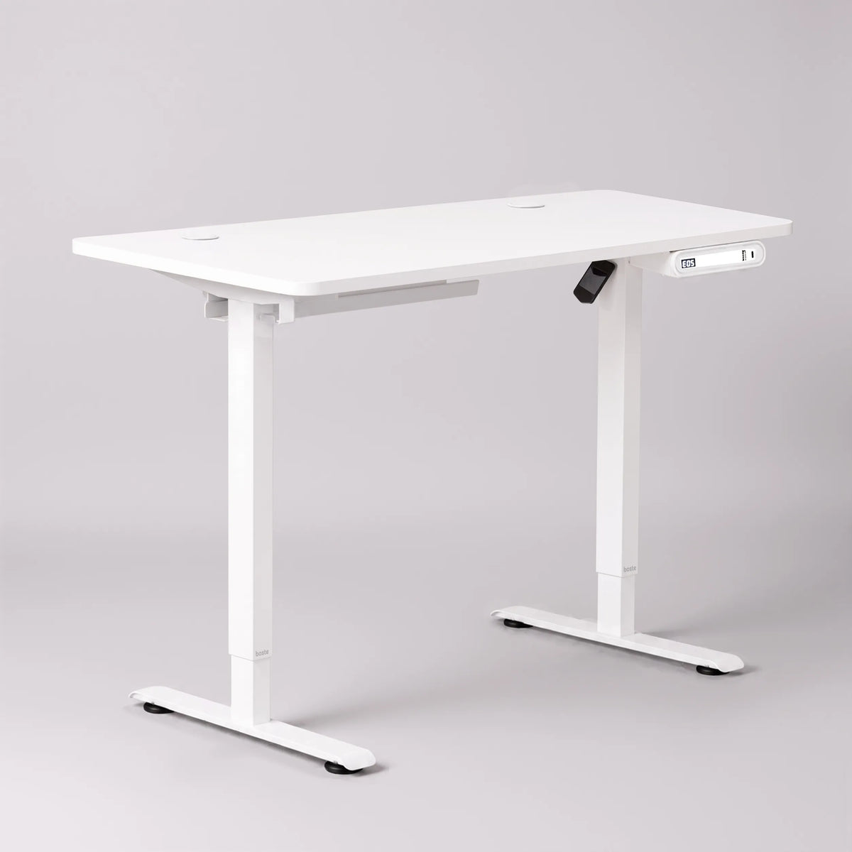 Elektrinis reguliuojamo aukščio stalas „Boste“ 120 × 60 cm su MDF stalviršiu ir greituoju įkrovimu