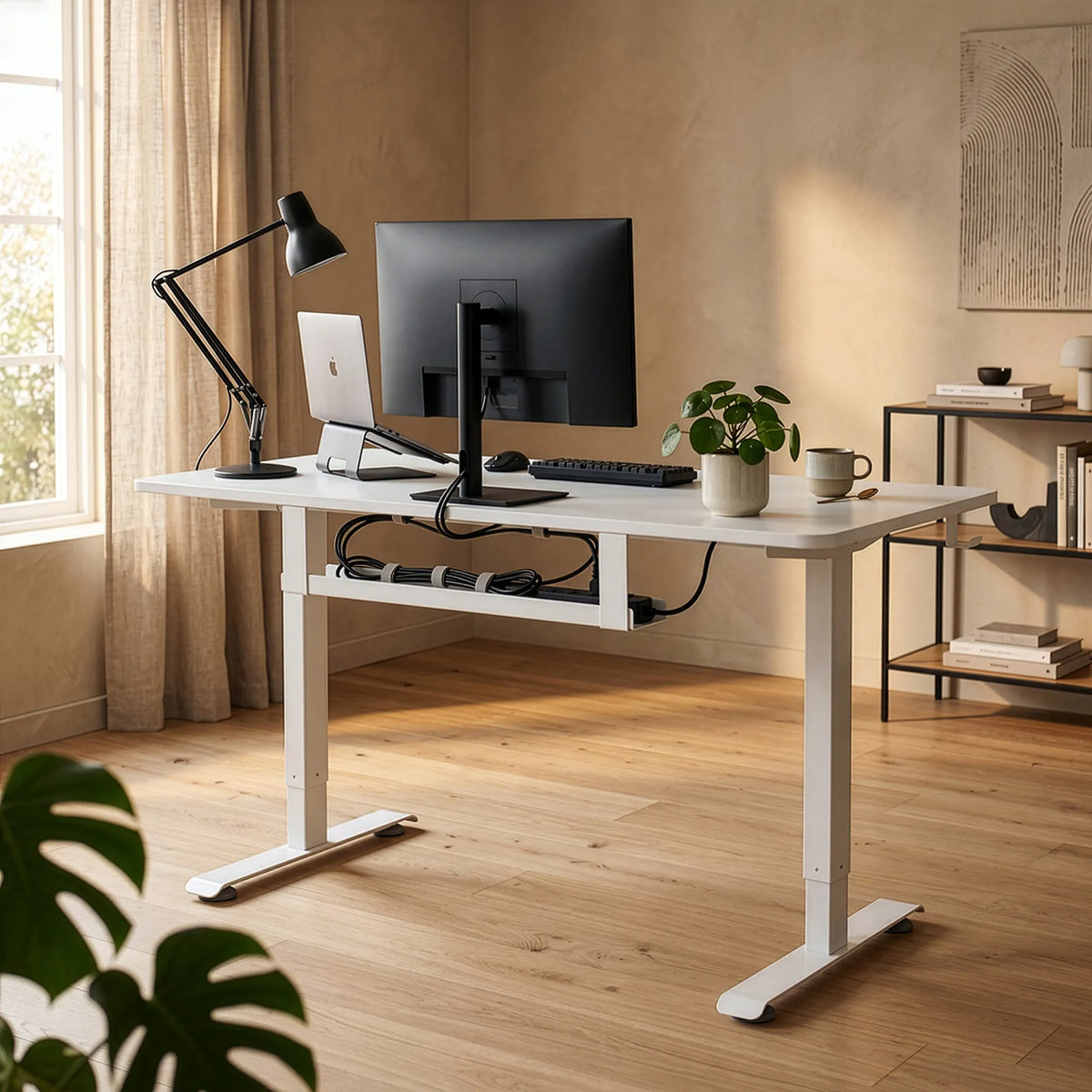 Elektrinis reguliuojamo aukščio stalas „Boste“ 120 × 60 cm su MDF stalviršiu ir greituoju įkrovimu