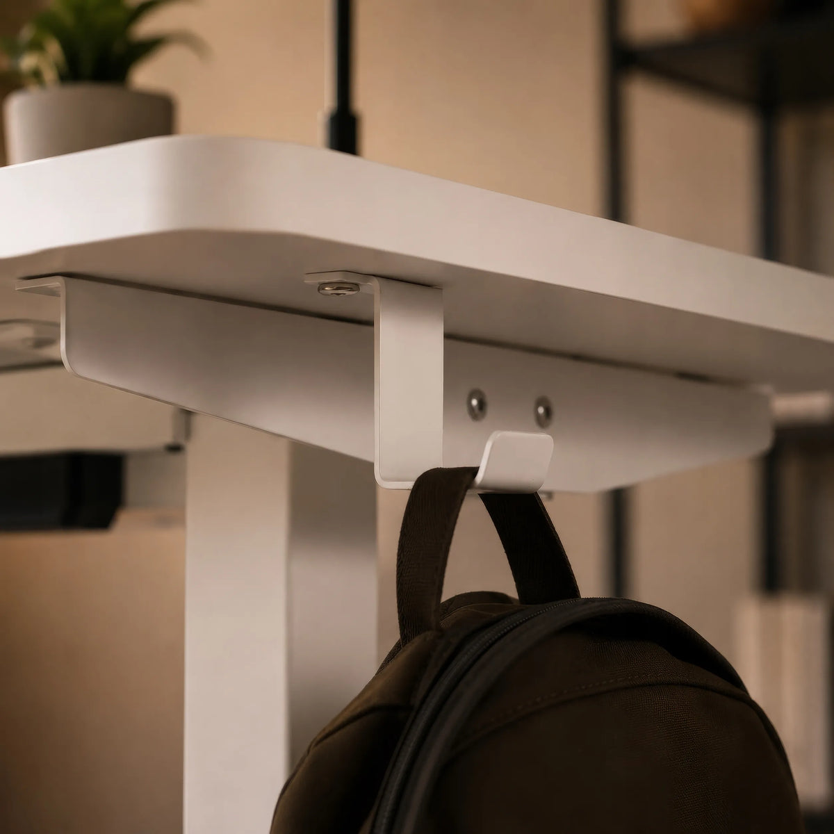 Elektrinis stalas 120 × 60 cm, reguliuojamo aukščio 73–118 cm, su vientisu stalviršiu